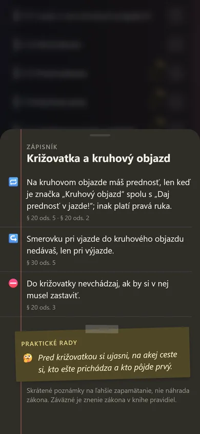 Otvorený Zápisník Križovatka a kruhový objazd s poznámkami k paragrafom a s praktickými radami.